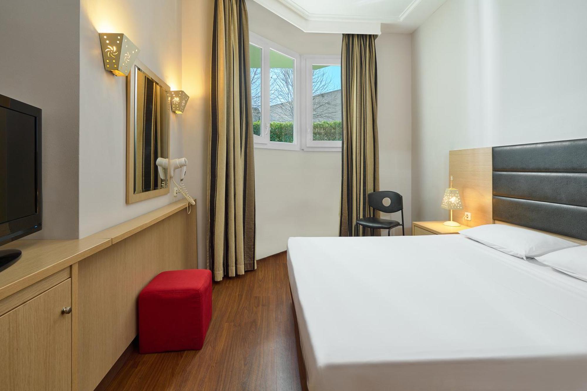 Iris Hotel Thermi Exterior photo