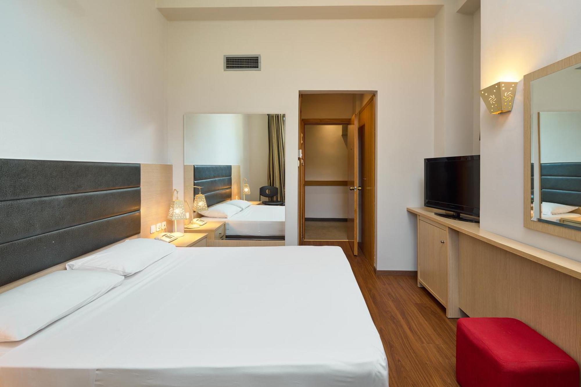 Iris Hotel Thermi Exterior photo
