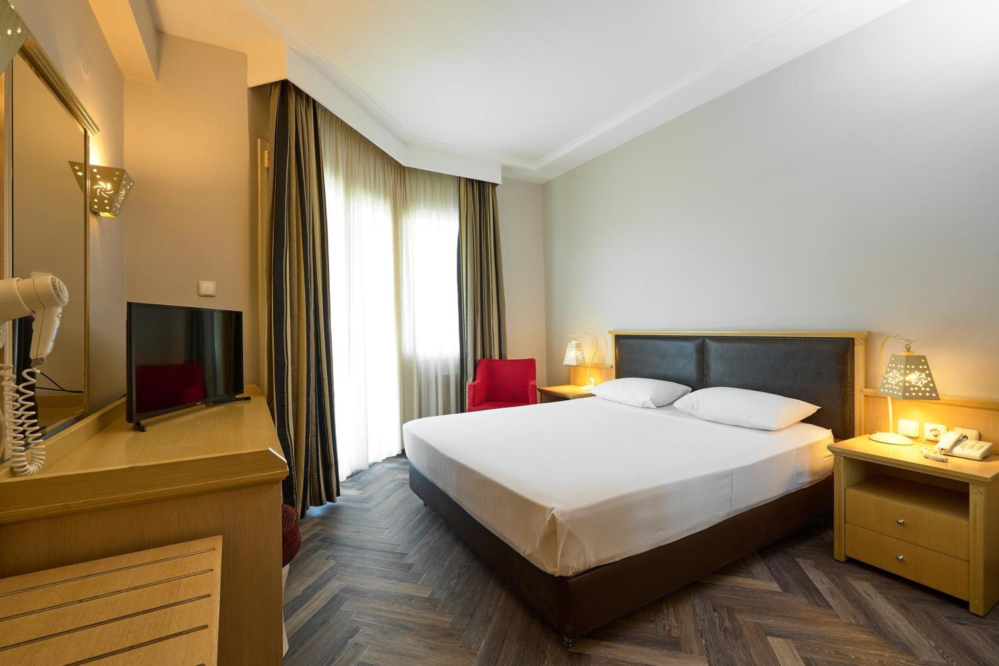 Iris Hotel Thermi Exterior photo