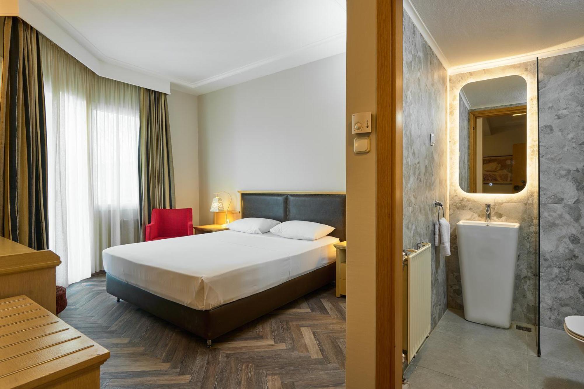 Iris Hotel Thermi Exterior photo