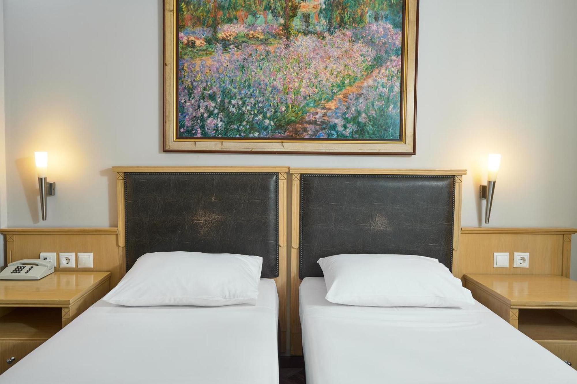 Iris Hotel Thermi Exterior photo