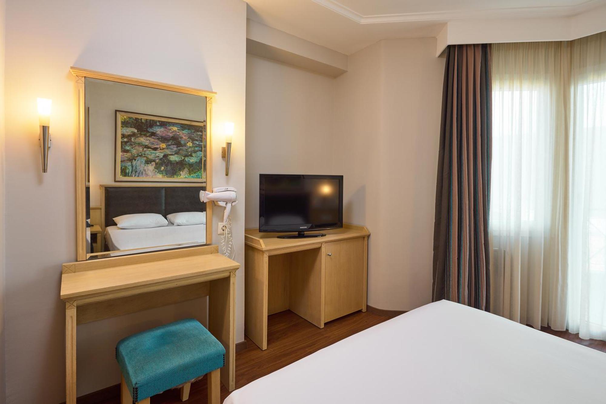 Iris Hotel Thermi Exterior photo