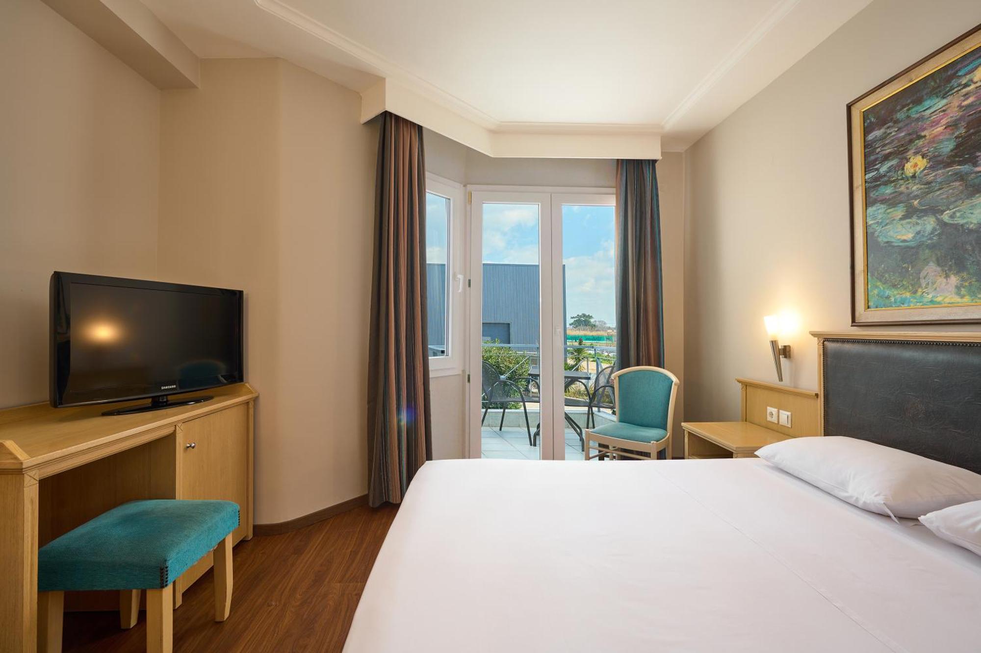 Iris Hotel Thermi Exterior photo