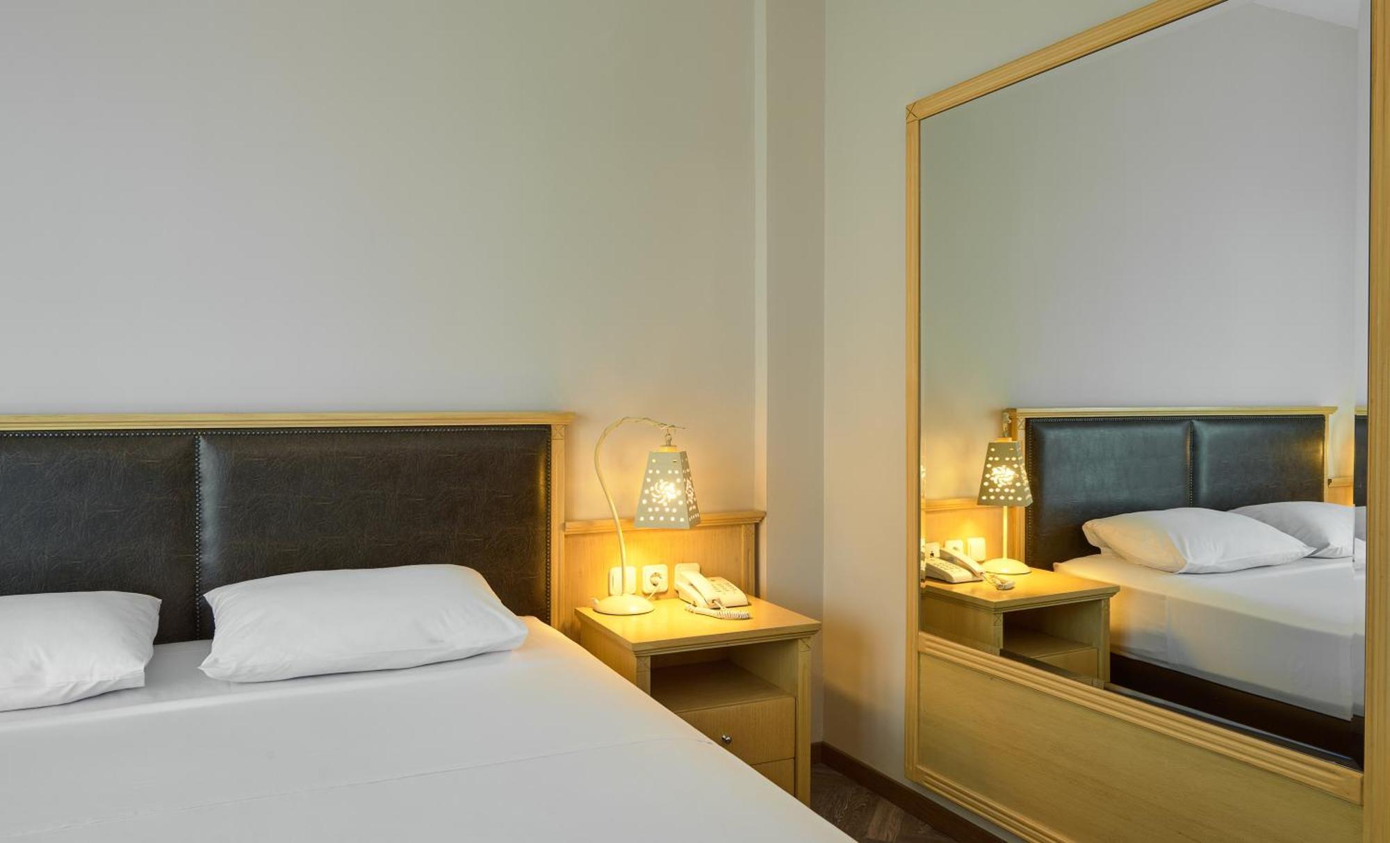 Iris Hotel Thermi Exterior photo